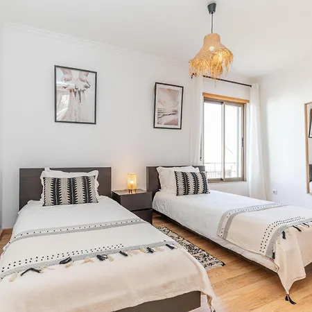 Pepita-tavira Centre, Pool & Garage Apartment