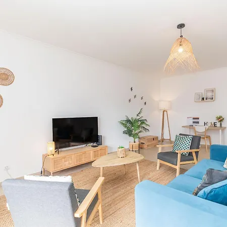 Pepita-tavira Centre, Pool & Garage Apartment
